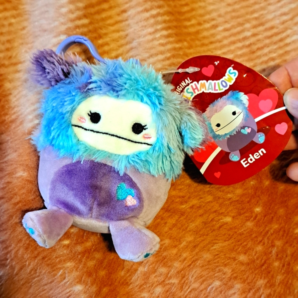 Eden squishmallow clip (3”)